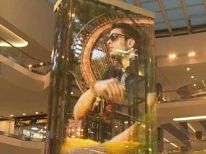 Dos pantallas gigantes en Dubai